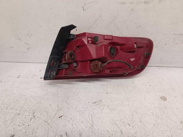 FEU ARRIERE GAUCHE AUDI - Vue 2